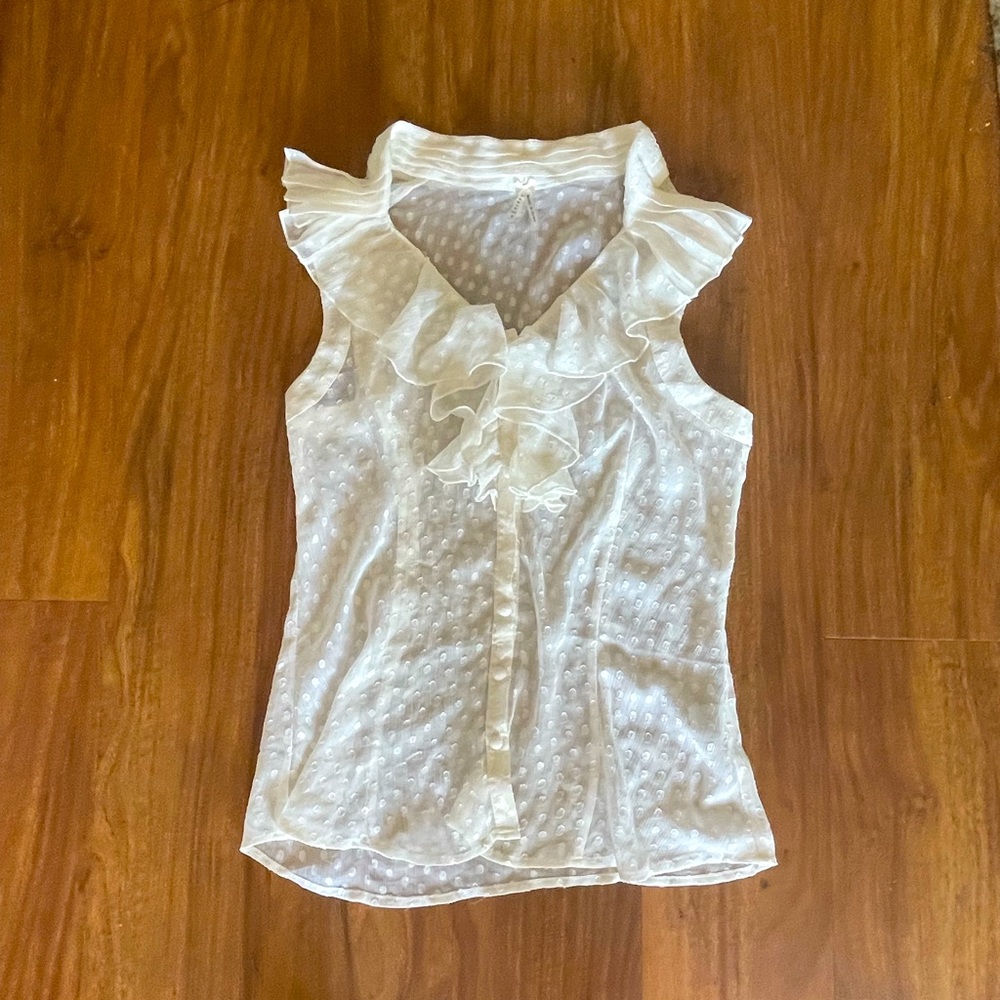 Top white sleeveless